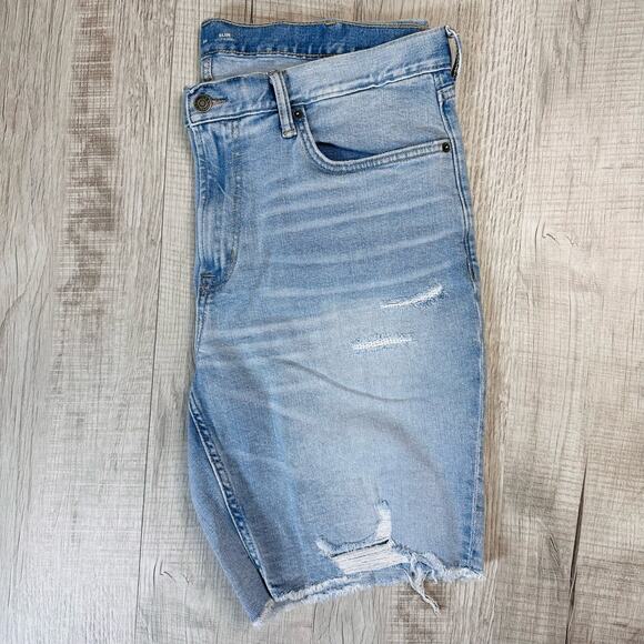 Old Navy Light Wash Destructed Slim Fit Jean Shorts Mens 38 High Rise Distressed - Picture 5 of 8